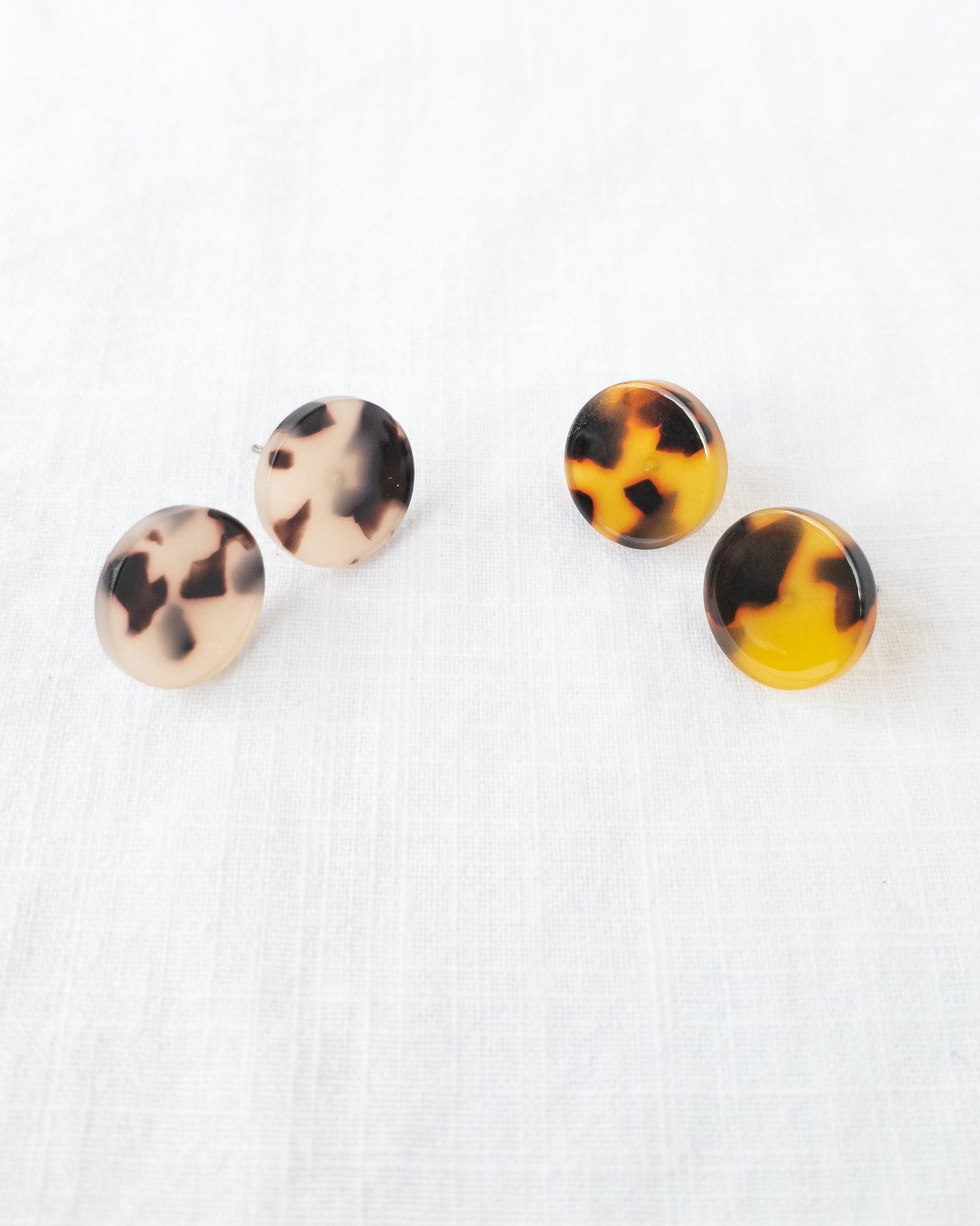 Round tortis studs