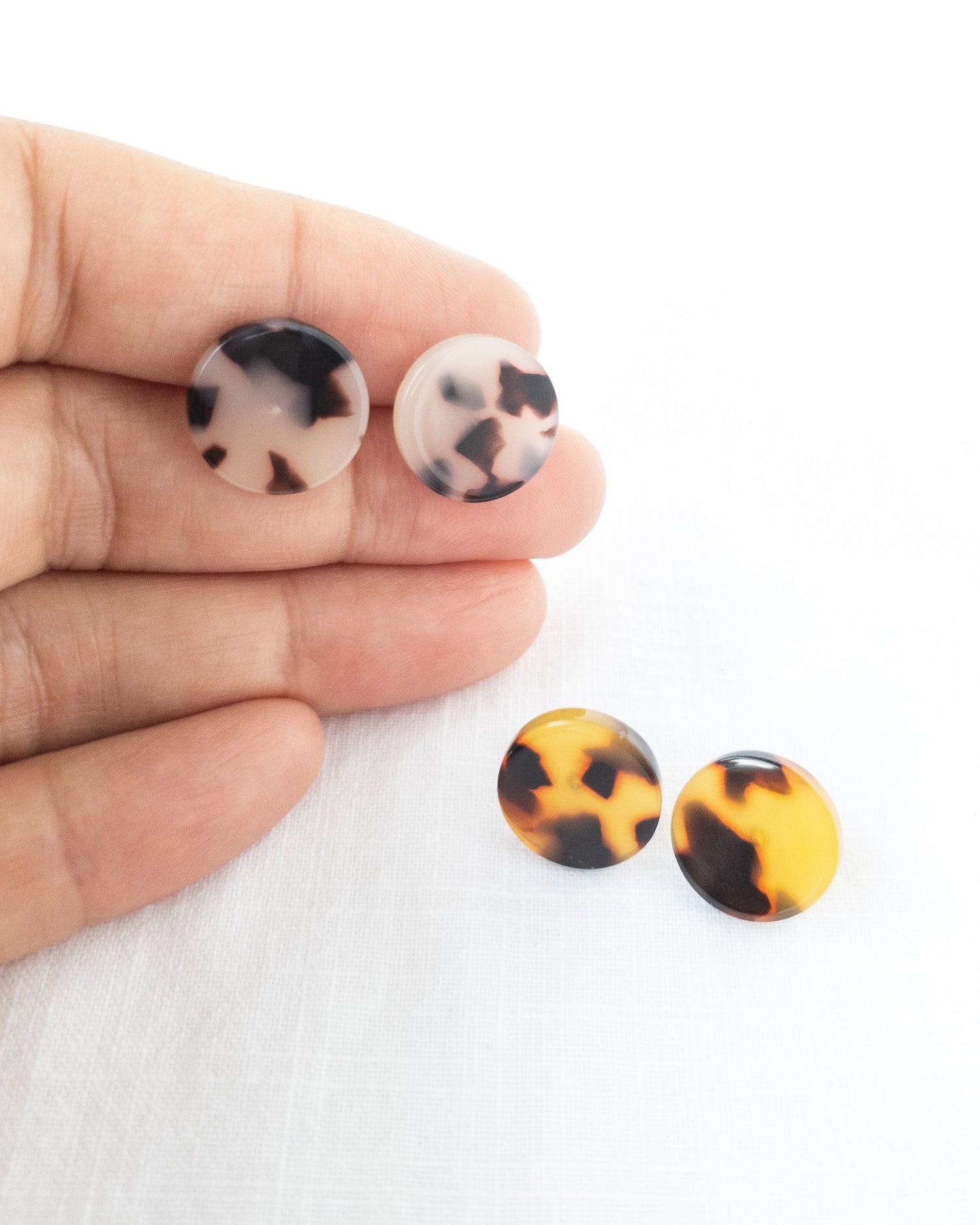 Round tortis studs